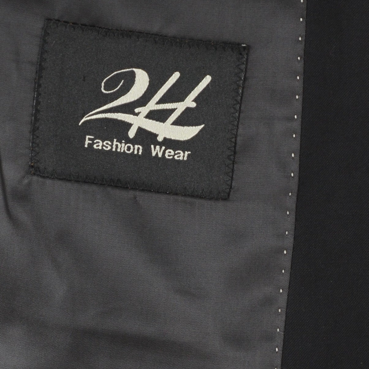 2H black peaked Lapel Double breasted Suit