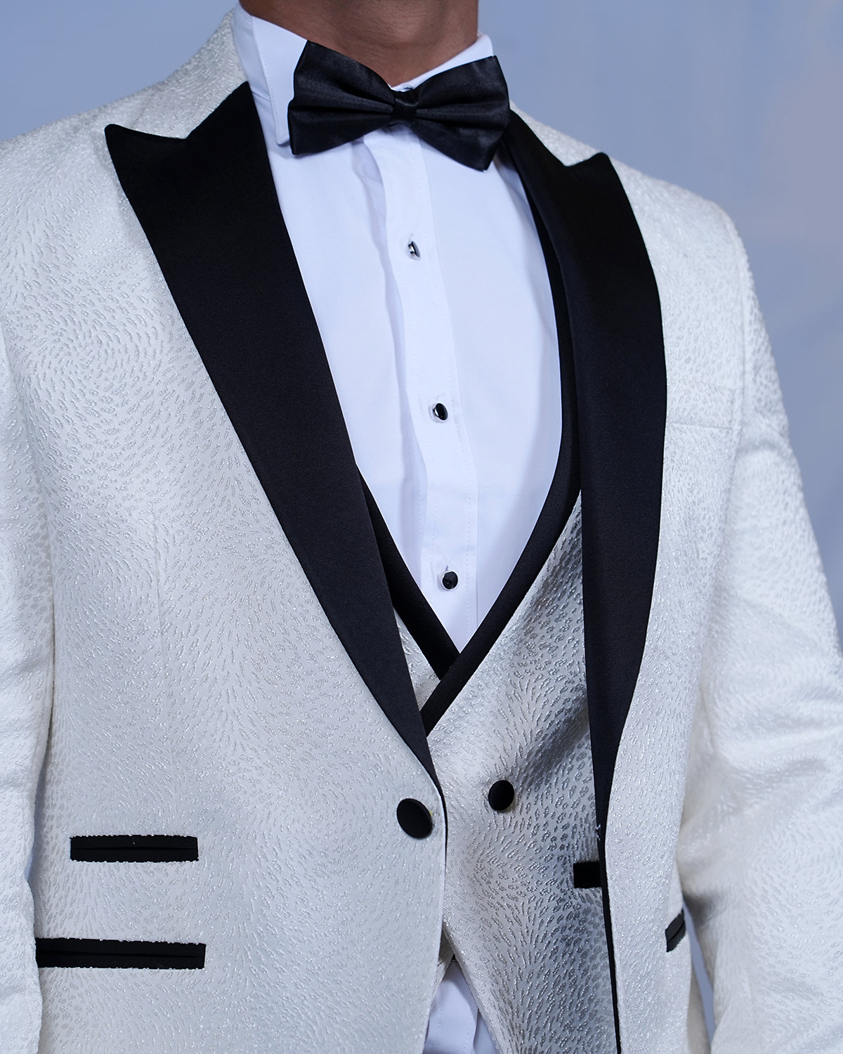 2H White Neck Wedding Suit