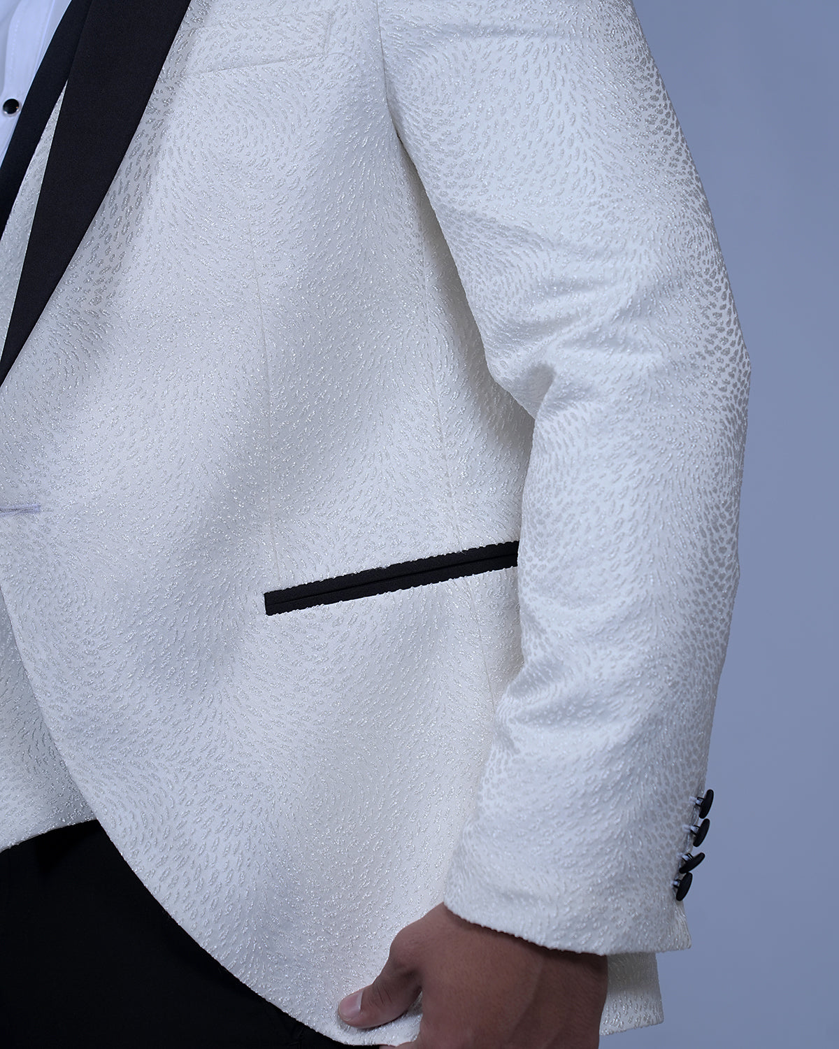 2H White Neck Wedding Suit