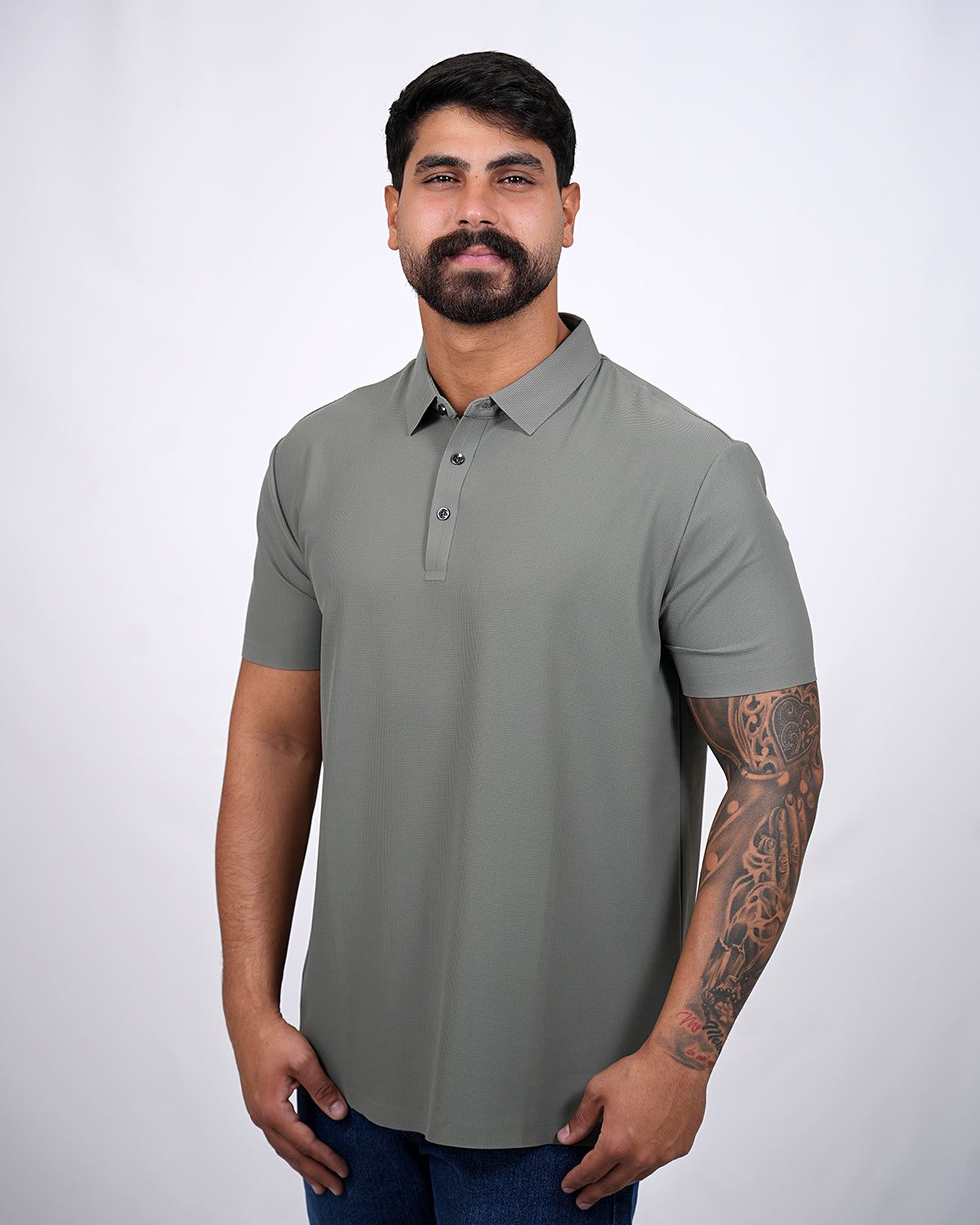 2H #002 Polo T-shirt