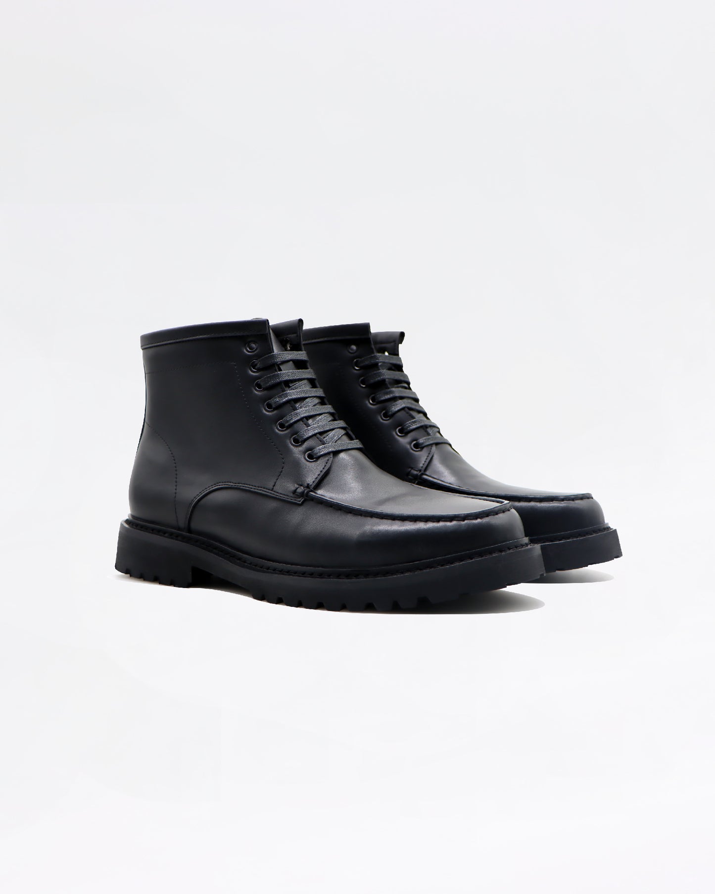 2H #2Y06-2001-8160 Black Leather Boot