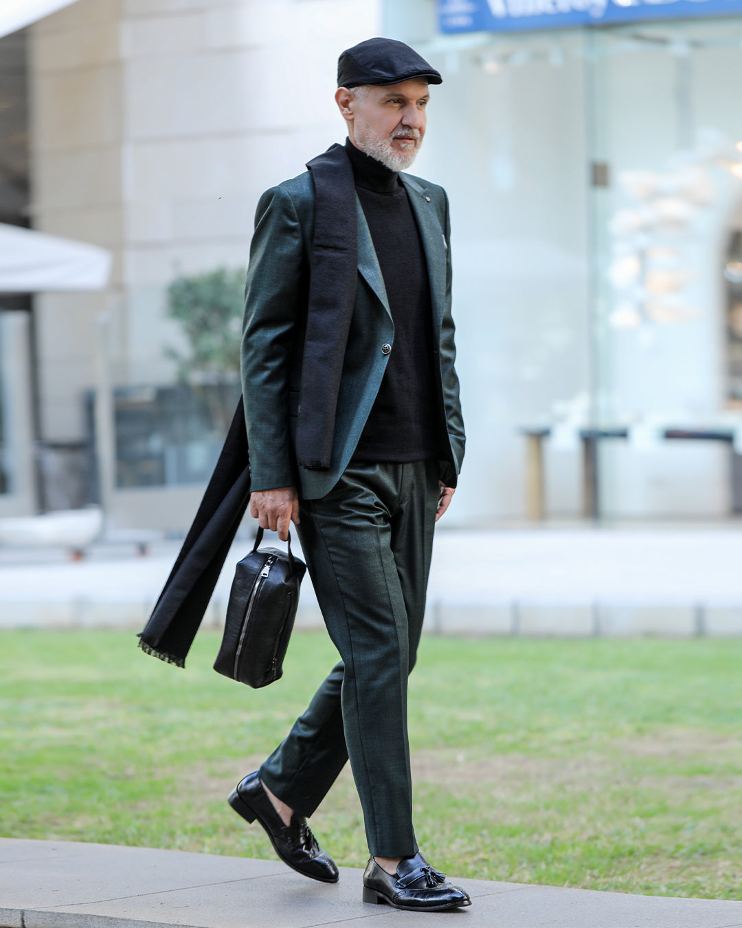 2H Green Suit