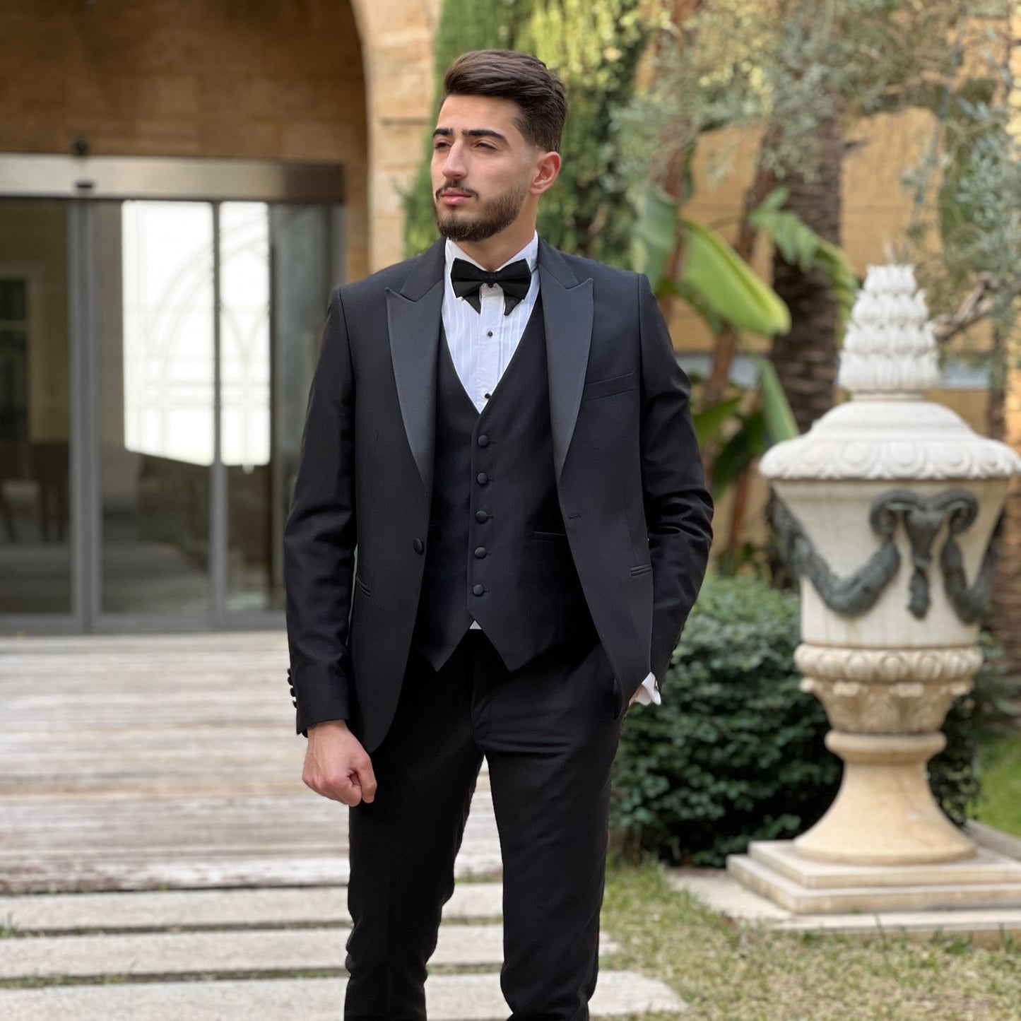 2H black Peaked Lapel Wedding Suit