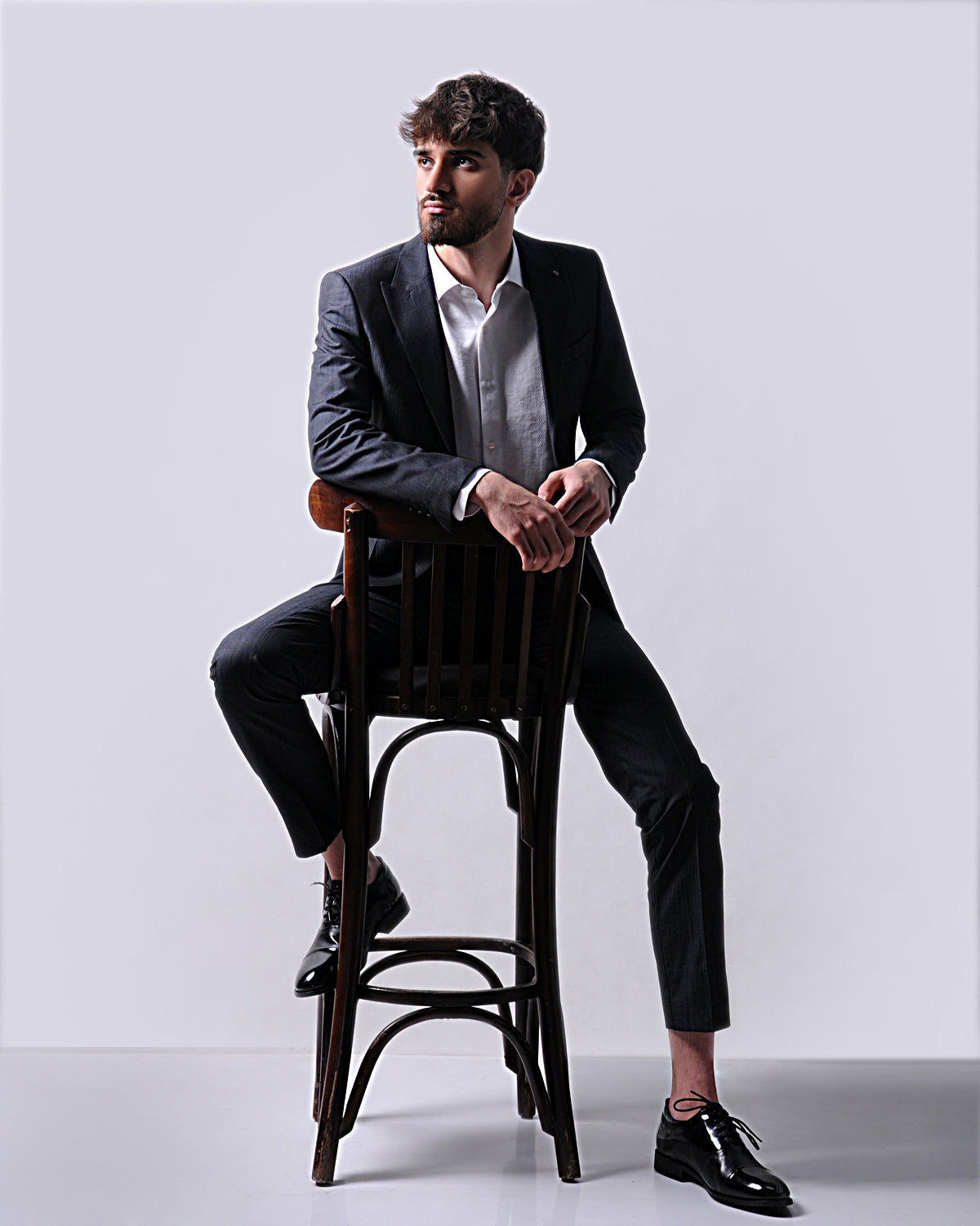 2H #118-7 Dark Gray Casual Suit