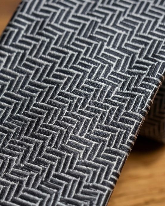 2H Gray Necktie