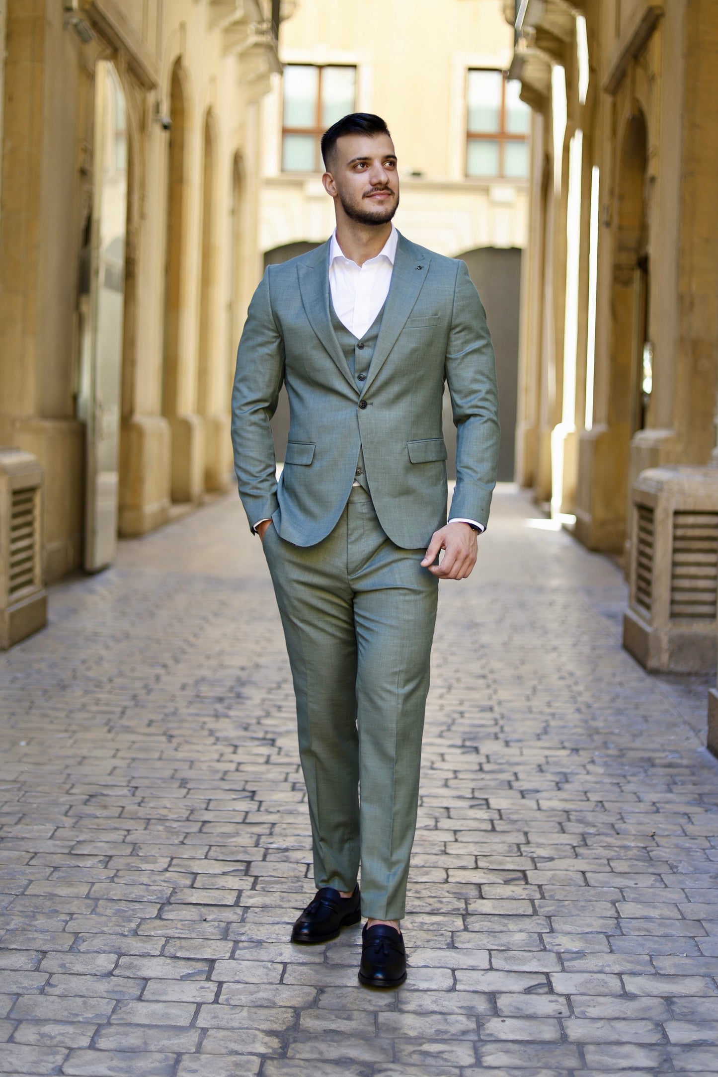 2H Green Suit