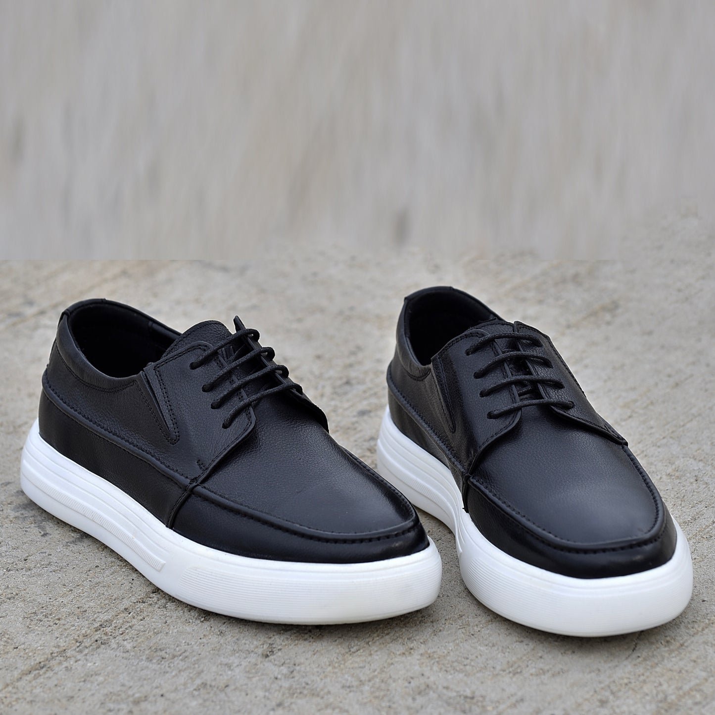 2H #16070-24-413  Genuine Leather Black Casual Shoes