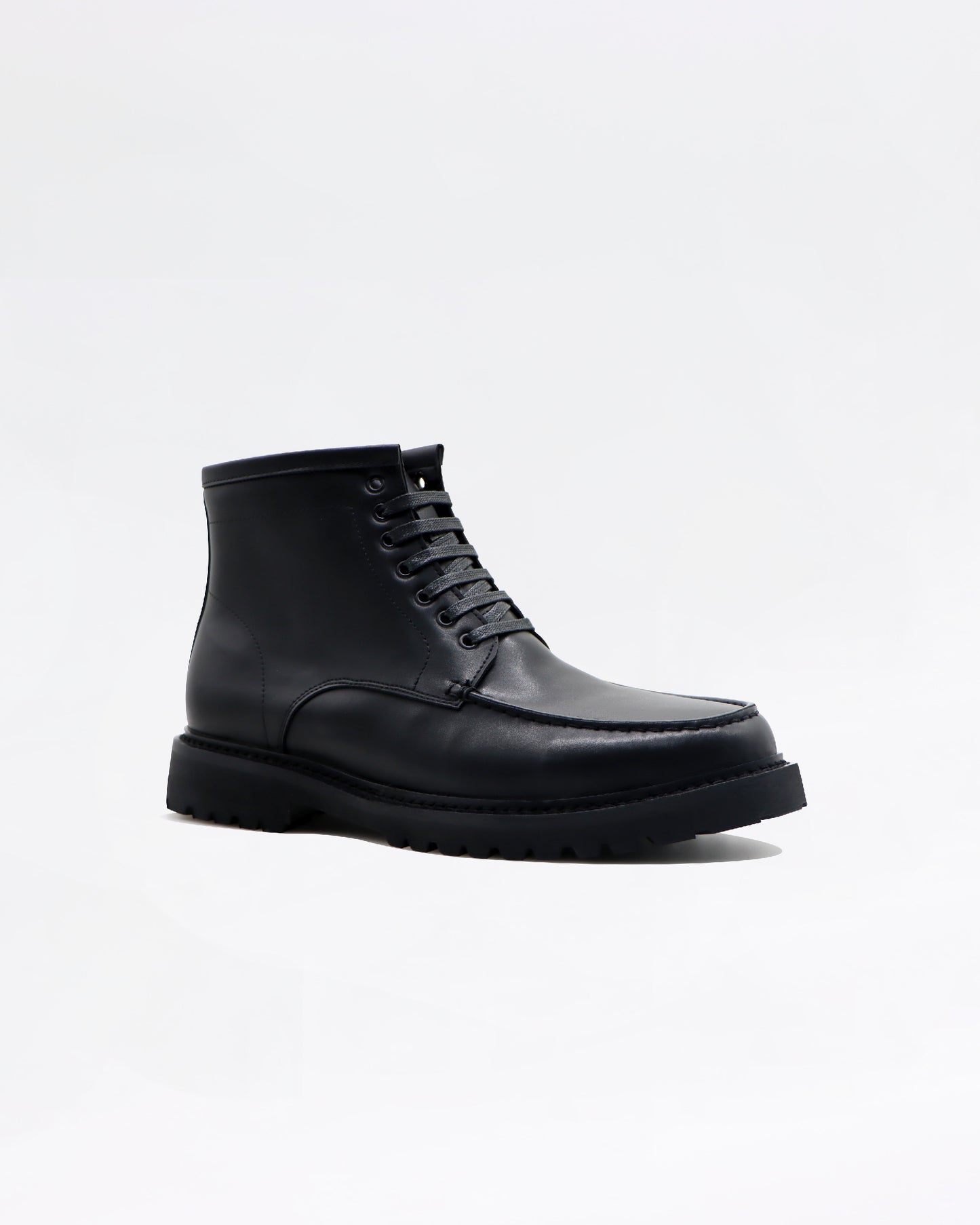 2H #2Y06-2001-8160 Black Leather Boot