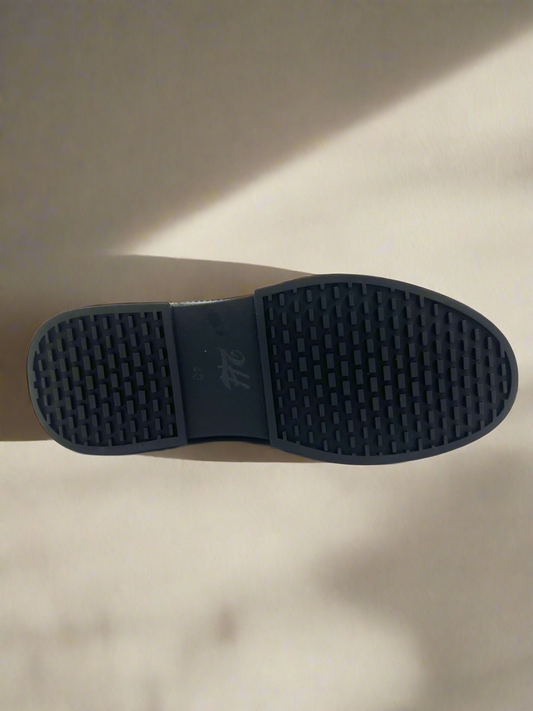 2H #E26249-84-912 Genuine Leather Black Casual Shoes