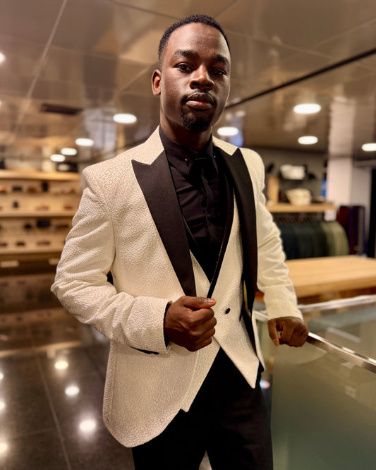 2H White Neck Wedding Suit