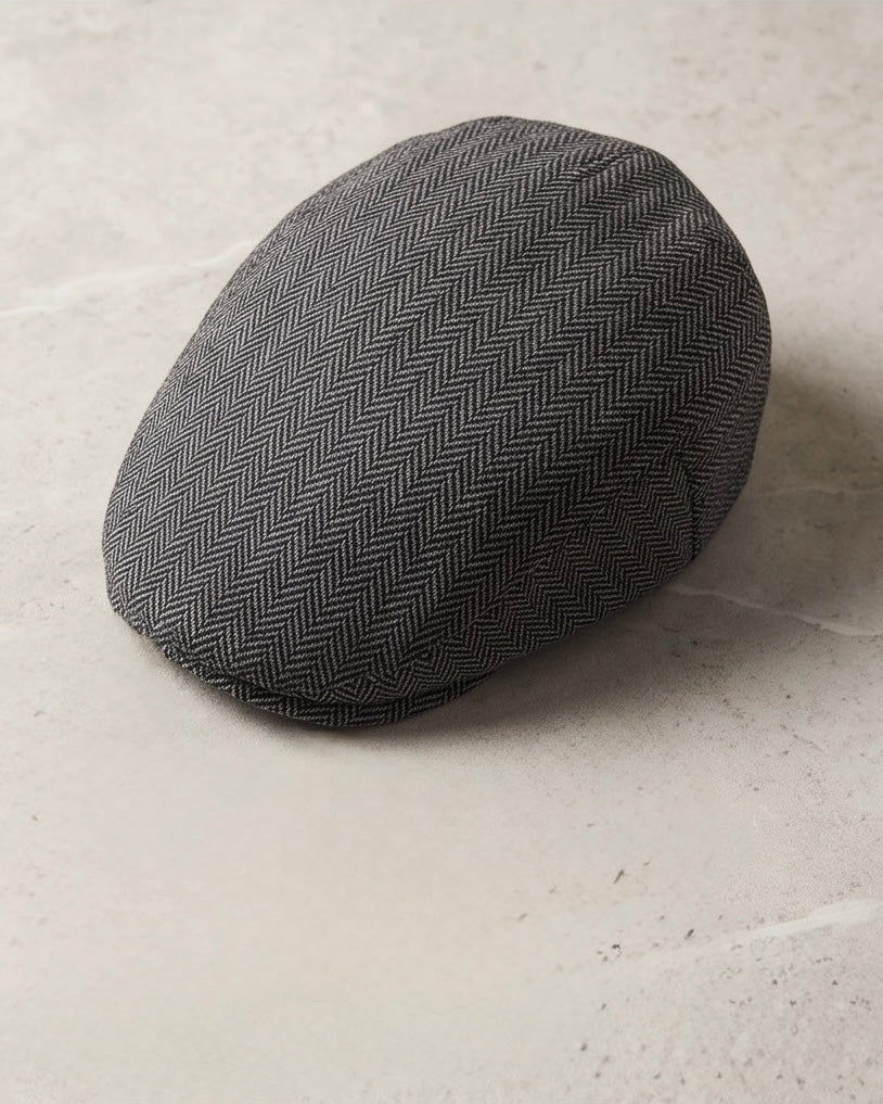2H Black and Gray Cap