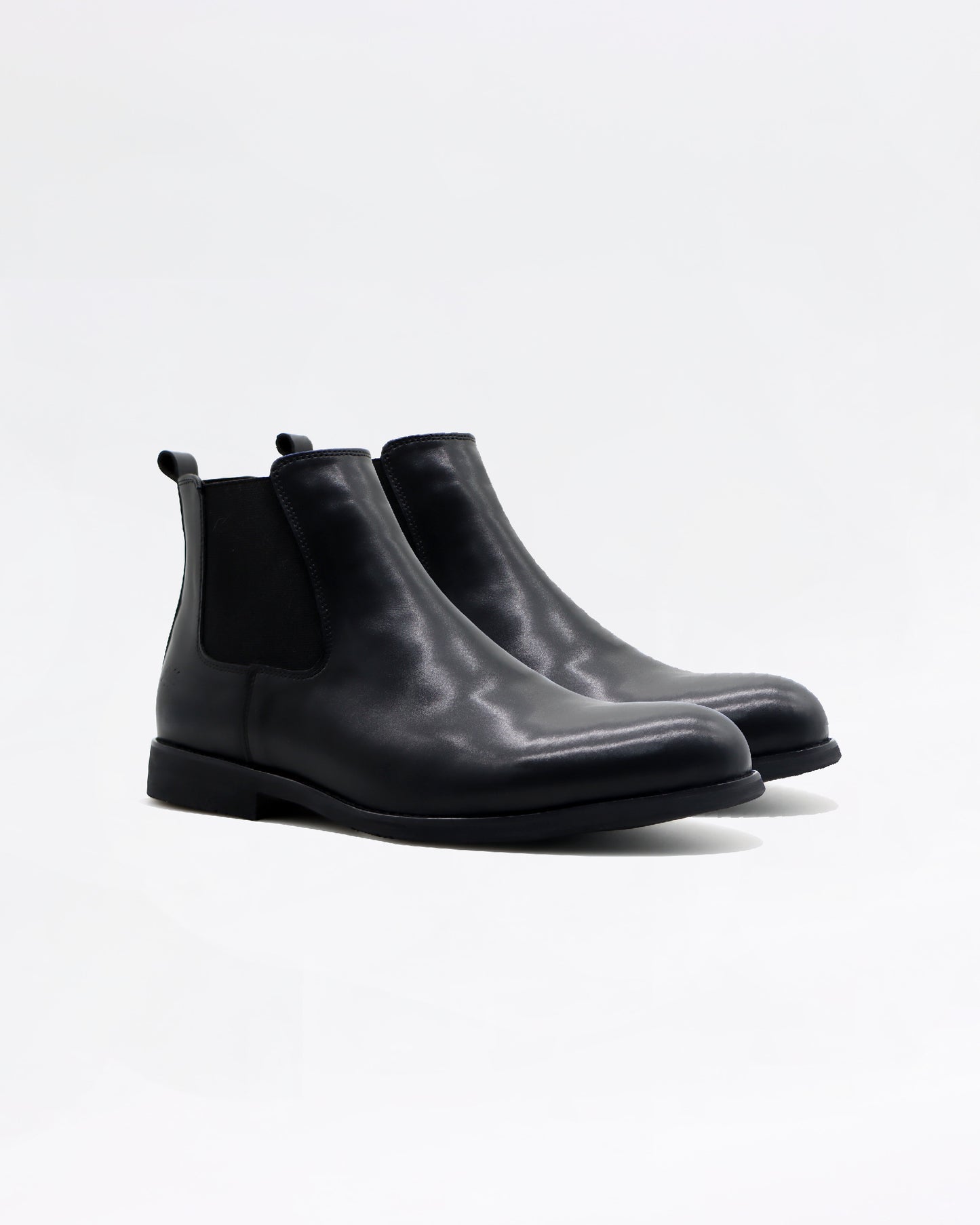 2H #2Y06-1001-8174 Black Chelsea Boot