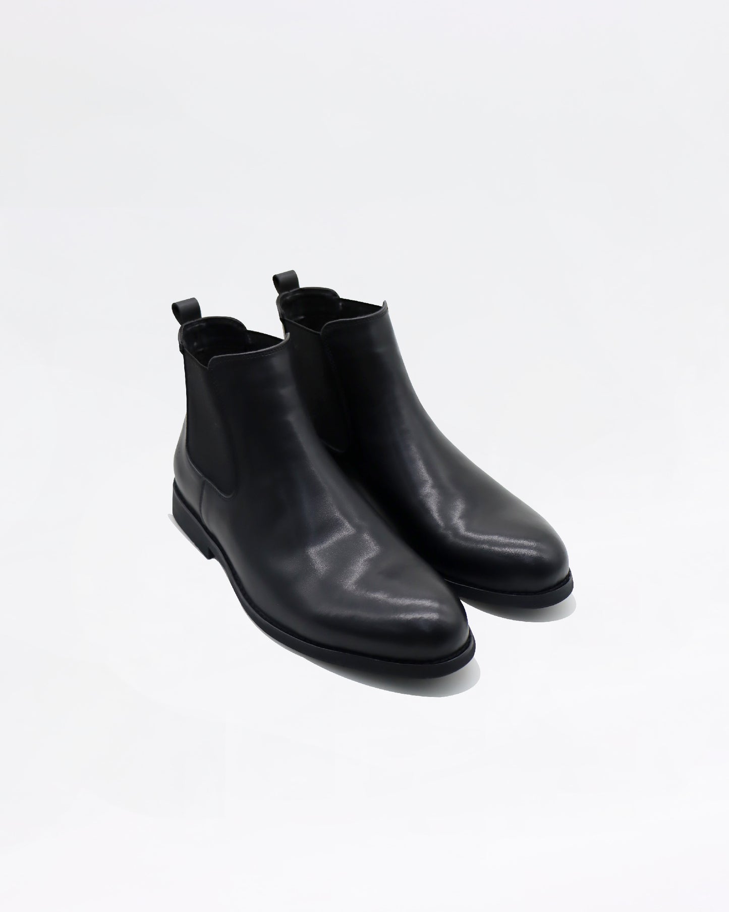 2H #2Y06-1001-8174 Black Chelsea Boot