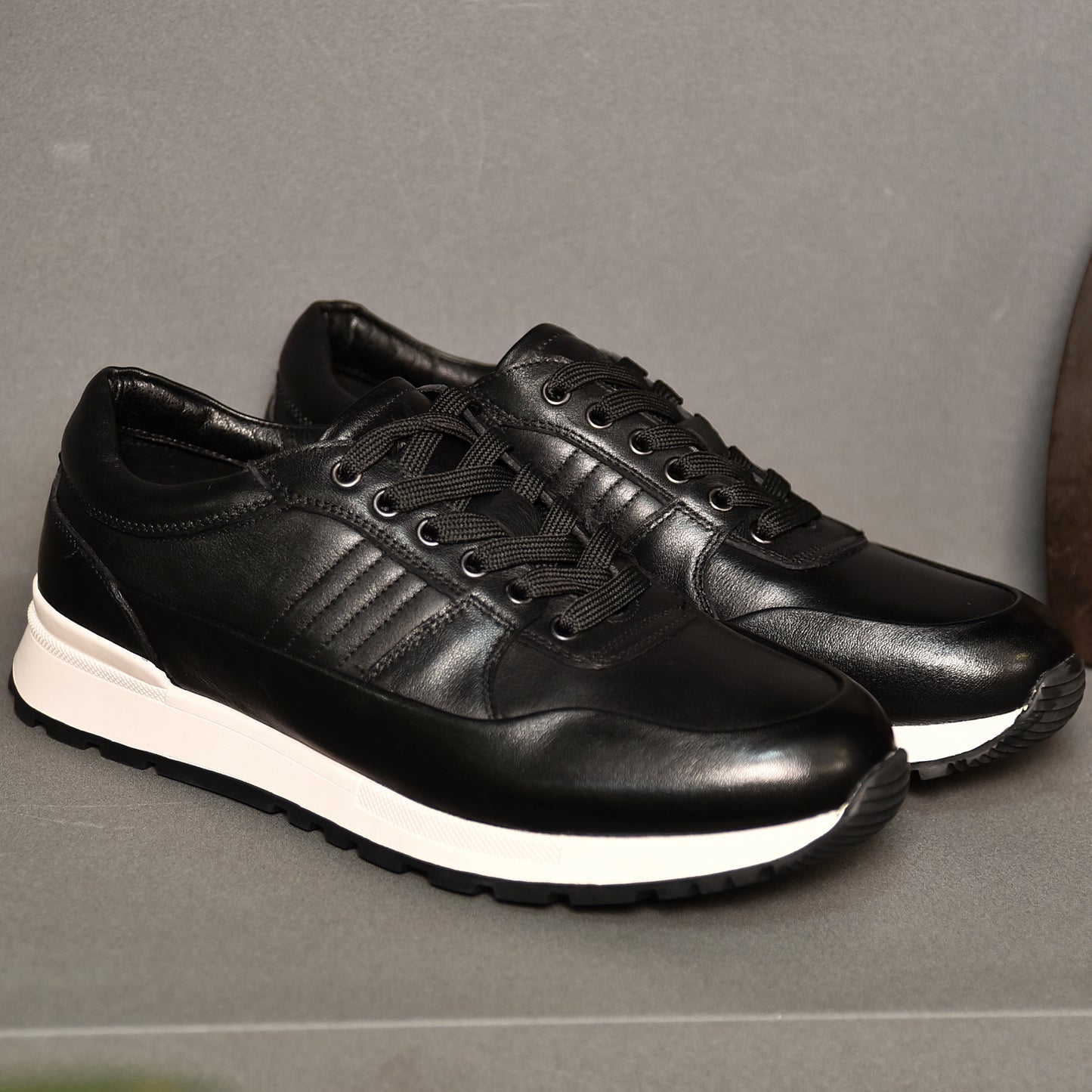 2H #S07941-11-733 Genuine Leather Black Casual Shoes