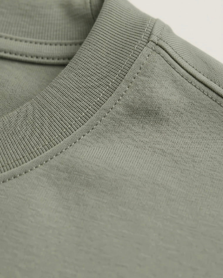 2H #0013 long Sleeve Sweater