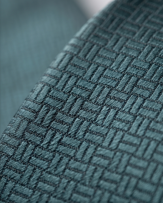 2H Necktie