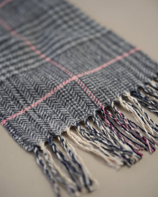 2H Gray Scarf