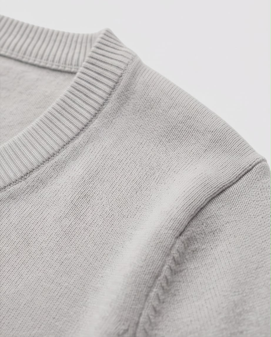 2H V-Neck Knitted Sweater