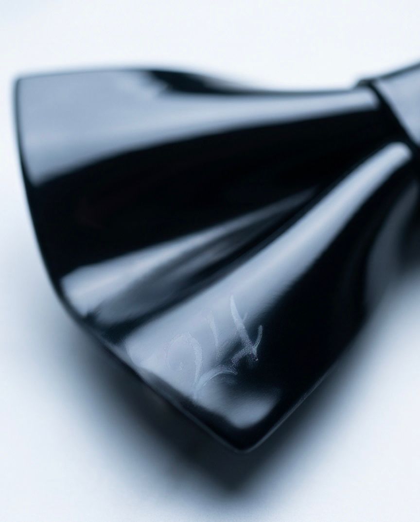 2H Shiny Black Leather Bow Tie