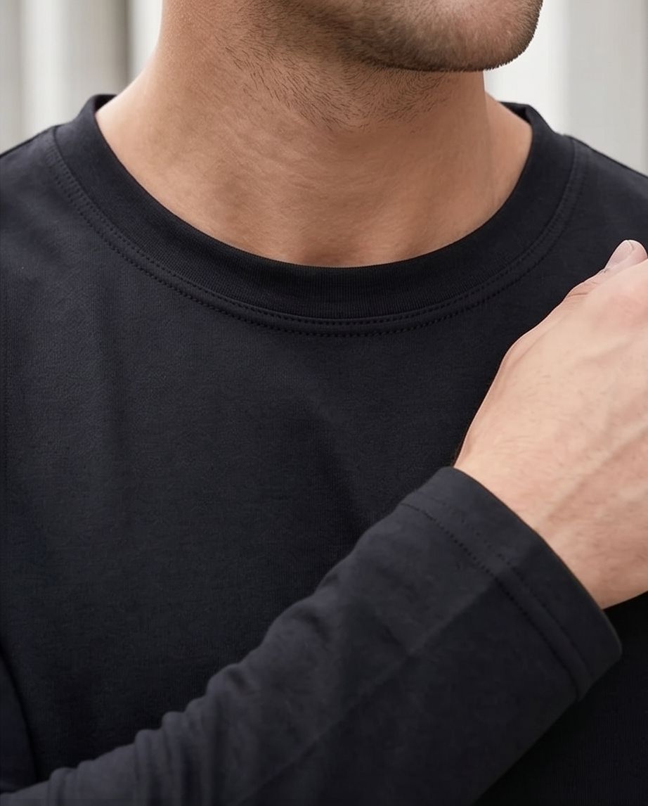 2H #338761 Black long Sleeve Sweater