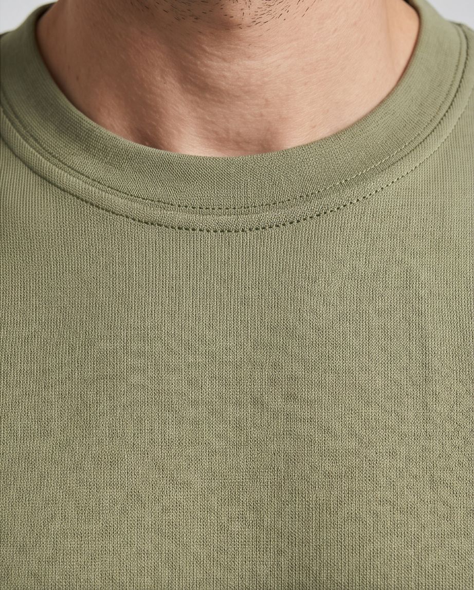 2H #338761 Army long Sleeve Sweater