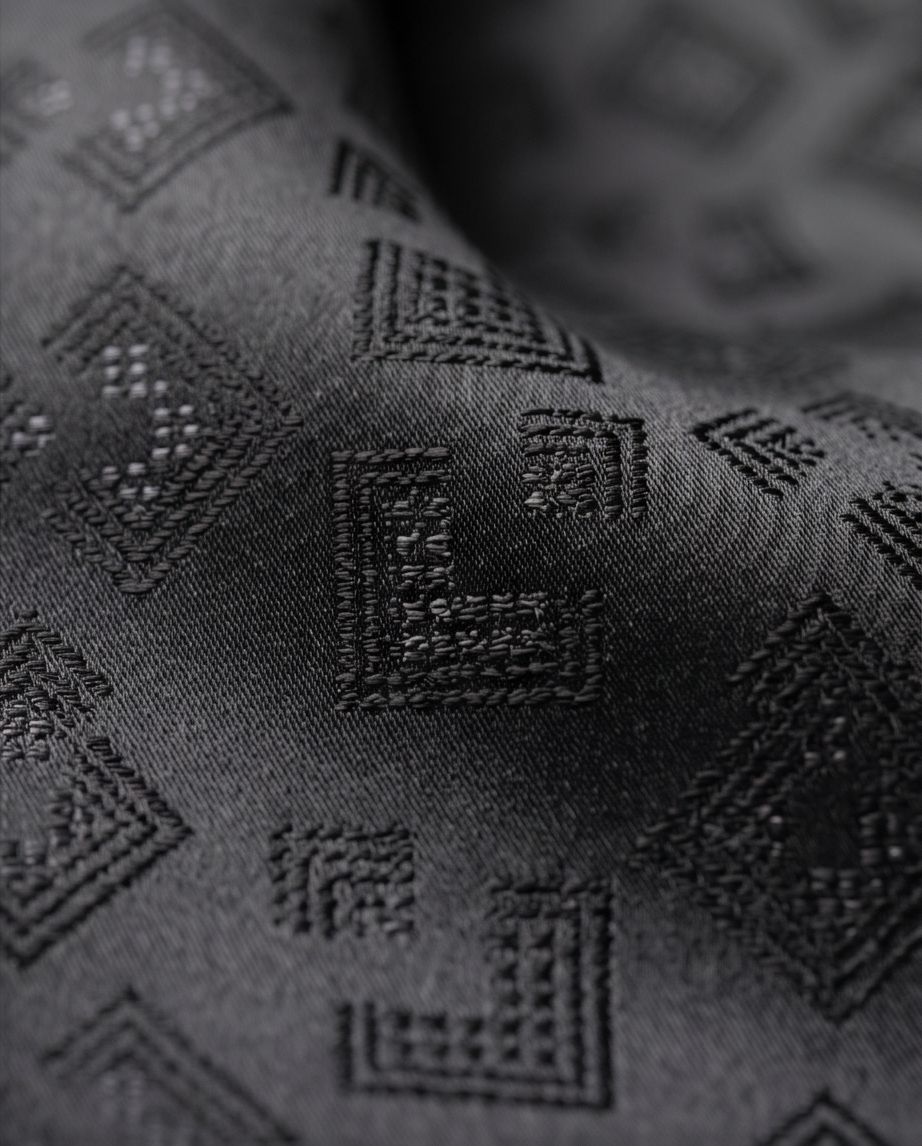 2H Black Foulard