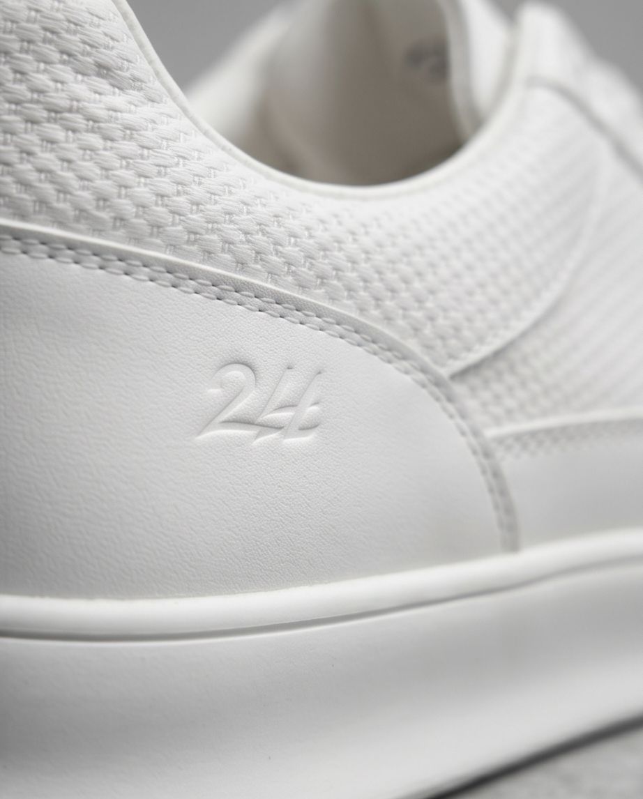 2H #09 White Casual Shoes