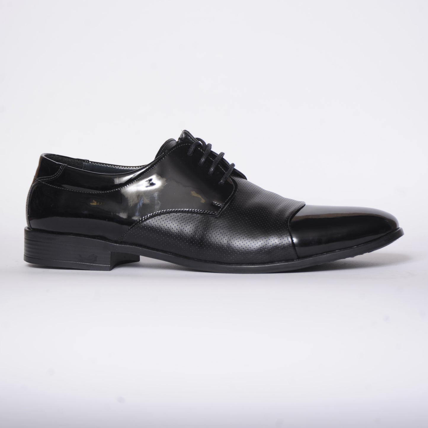 2H Black Classic Shoes
